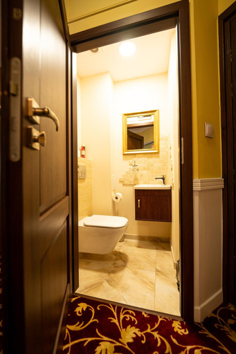 Bathroom 3, Grand Czestochowa, Częstochowa City