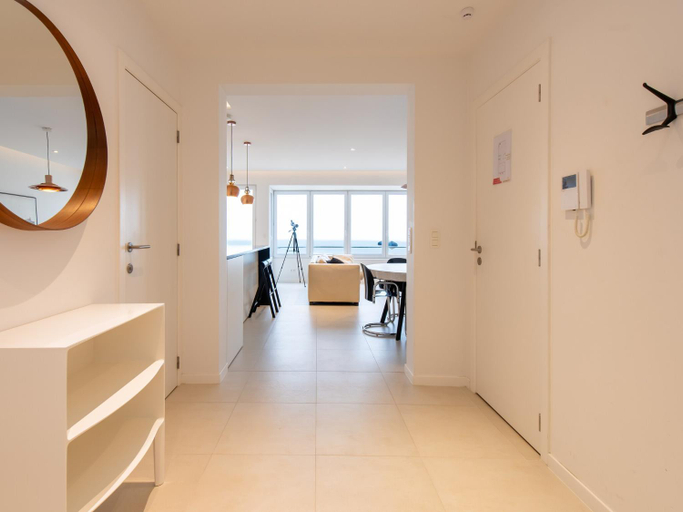 Others 3, Apartment on Zeedijk with Sea View, West-Vlaanderen