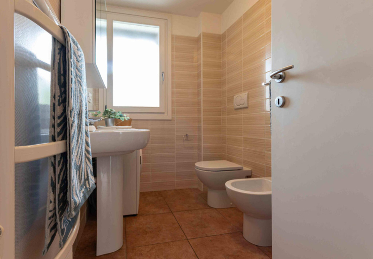 Bathroom 3, Relax in a gorgeous 3 bedroom apartment with pool view by Beahost Rentals, Venezia