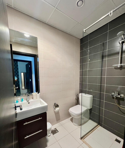 Bathroom 5, Exquisite Home with Smart Office, Dubai