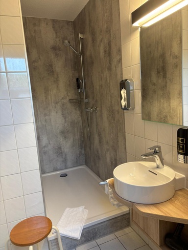 Bathroom 2, Heitmann`s Gasthof, Verden
