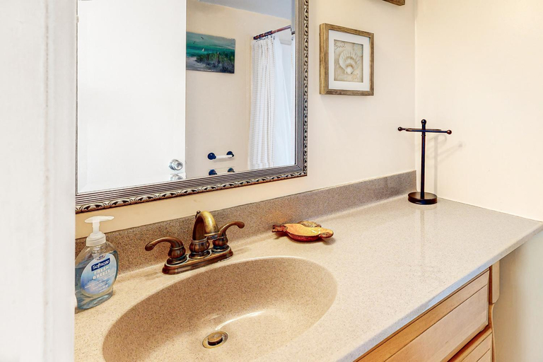 Bathroom 4, Sea Watch Condos III, Worcester
