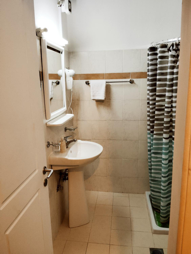 Bathroom 2, Guesthouse Eleftherios, West Greece