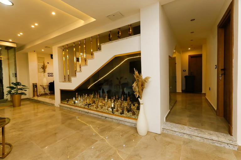 Public Area, R Tower Pyramids View, Al-Ahram