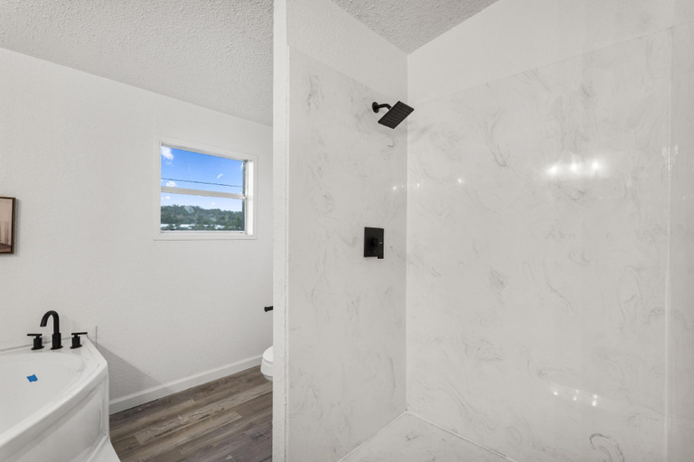 Bathroom 5, Starlight Horizon, Comal