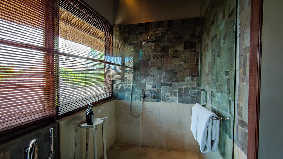 Bathroom 4, Villa Melissa, Canggu | 5-Bedroom, Beachfront Pool, Badung