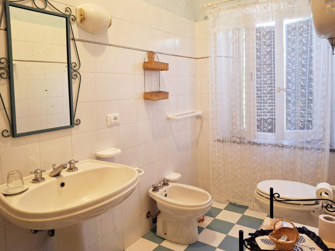 Bathroom 3, Fattoria la Palazzina, Siena