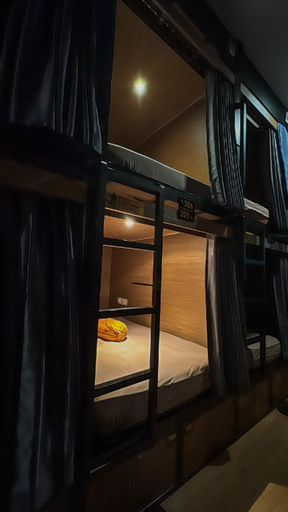 Bedroom 4, Autumn Living Hotel Capsule, Surabaya