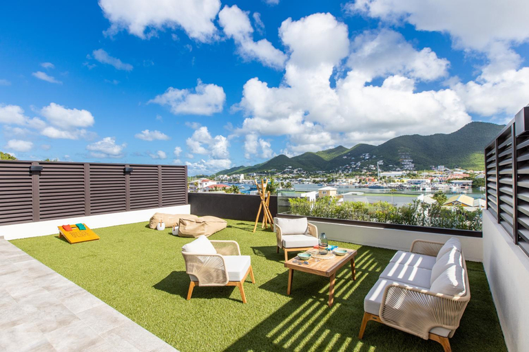 Others 4, The Hills Residence