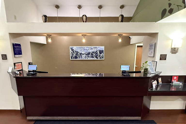 Public Area 2, Sleep Inn & Suites Queensbury - Lake George, Warren