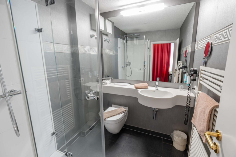 Bathroom 3, Hotel-Restaurant Schwanen, Lörrach