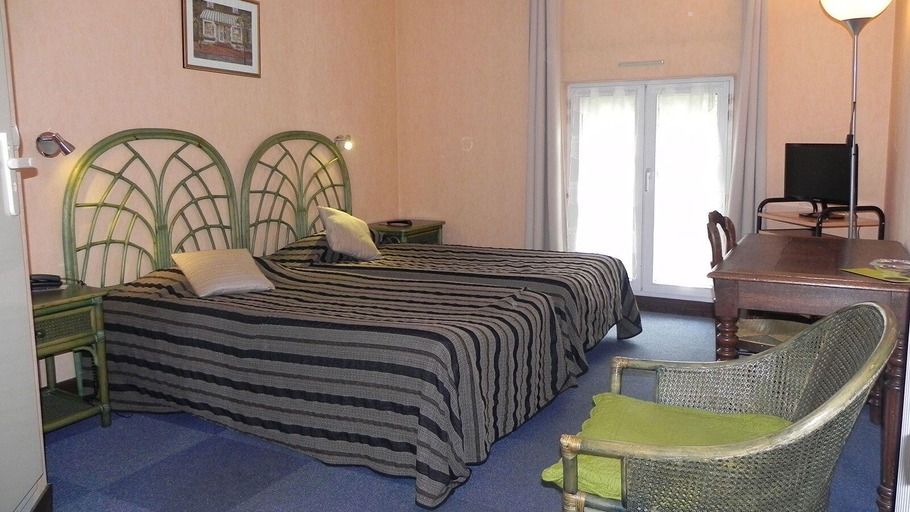 Bedroom 2, HÔTEL DU SAUMON, Eure