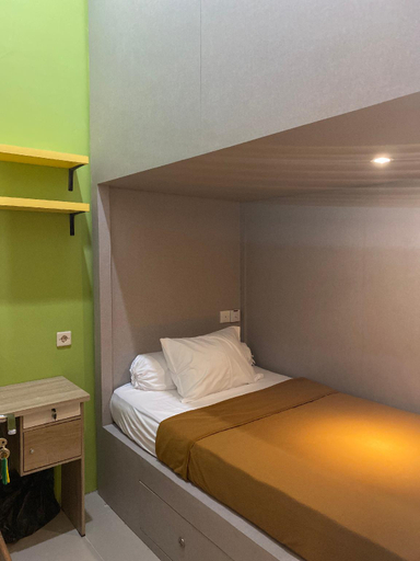 Bedroom 3, Autumn Living Hotel Capsule, Surabaya
