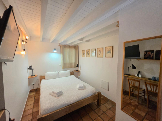Bedroom 2, Logis Hotel Le Moulin De La Pipe, Drôme