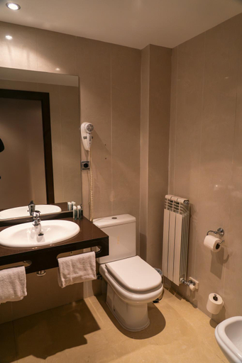 Bathroom 4, SNO Hotel Ciudad de Sabinanigo, Huesca