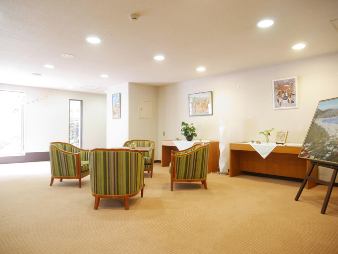 Public Area, Wisterian Life Club Usami, Itō