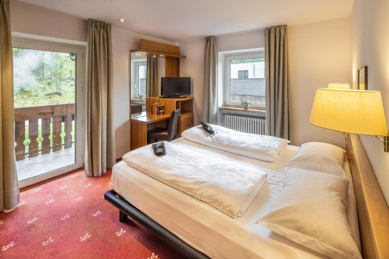 Bedroom 2, Hotel Sella, Bolzano