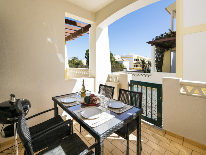 Exterior view 3, Apartment with beautiful terrace, sea-views, Lagoa