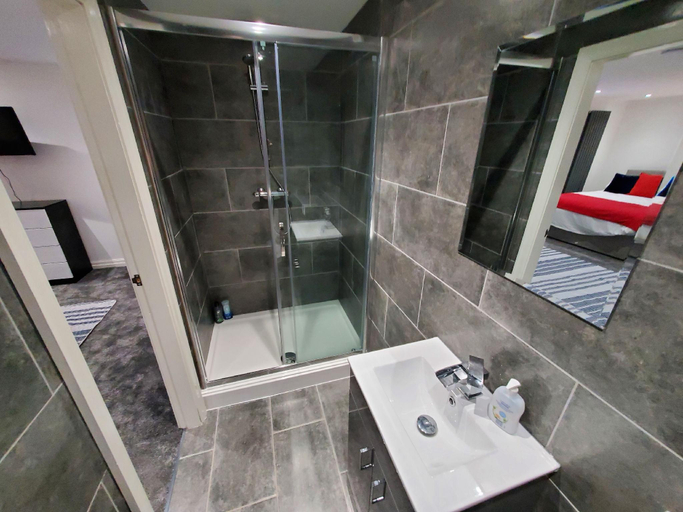Bathroom 3, The Ashcroft Apartments, Salford