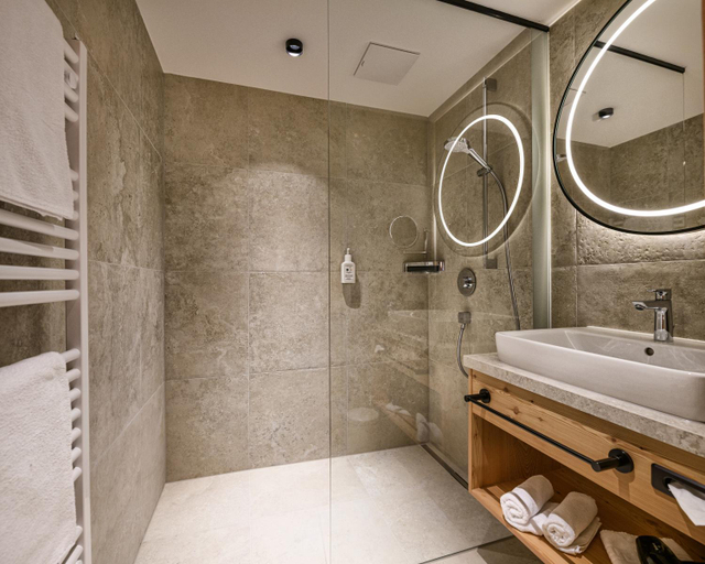 Bathroom 4, Hotel Zauchenseehof, Sankt Johann im Pongau