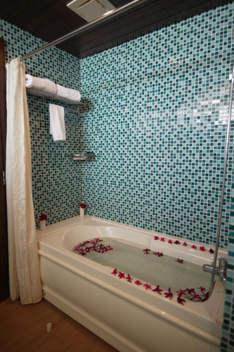 Bathroom 5, GreenLeaf Resort & Spa Ganpatipule, Ratnagiri
