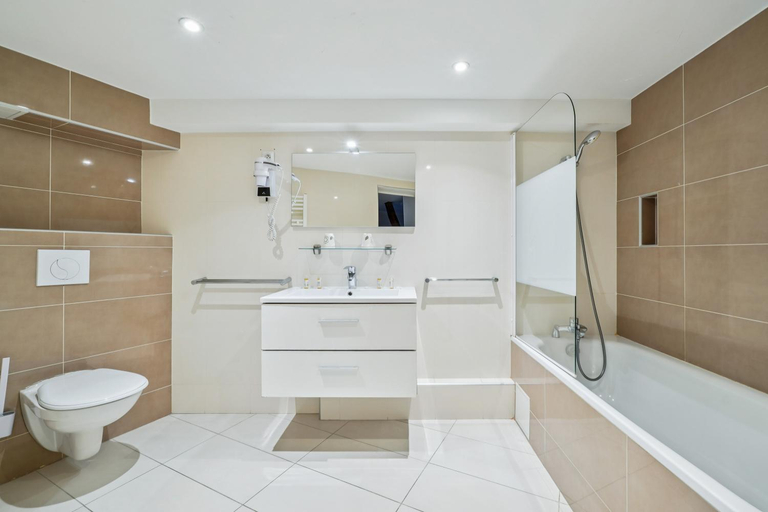 Bathroom 4, Hotel Mazagran, Paris