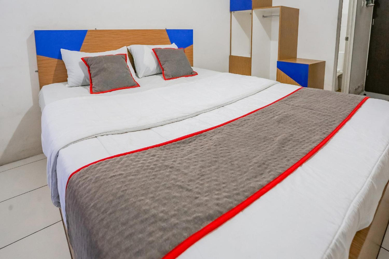 Bedroom 2, Hotel O Tower Mahakam serviced apartment Riverview Jababeka Ruko 30-26, Cikarang