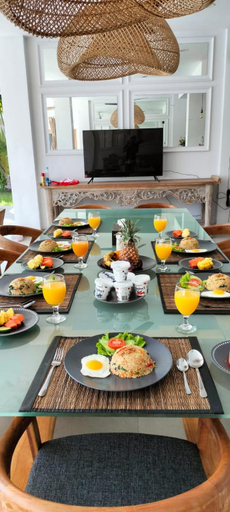 Food & Drinks, De La Villa, Badung