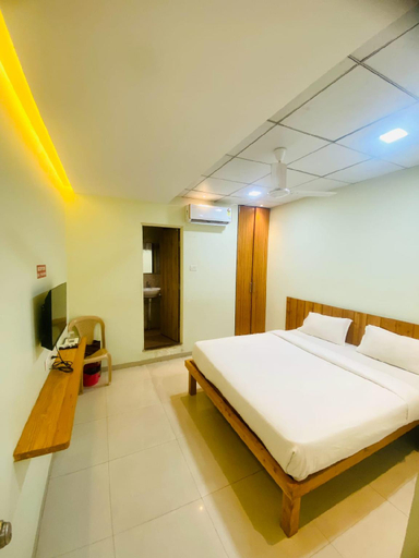 Bedroom 5, Hotel Gurusparsh Lodging, Kolhapur
