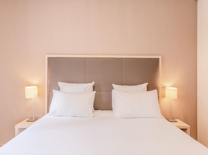 Bedroom 3, Séjours et Affaires Nantes La Beaujoire, Loire-Atlantique