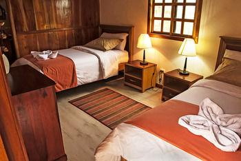 3, The Wooden House Lodge, Isabela