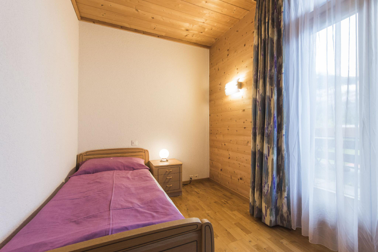 Bedroom 2, Hotel Alpenrose beim Ballenberg, Interlaken