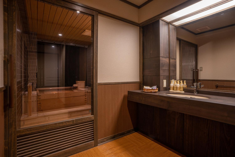 Bathroom 3, Roppokan Ryokan, Ukiha