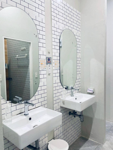 Bathroom 4, THE BELONG BOUTIQUE HOTEL, Phuket Island