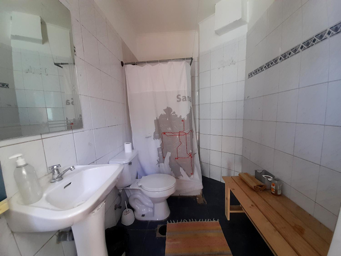 Bathroom 5, Atacama Hostel Backpackers, Santiago