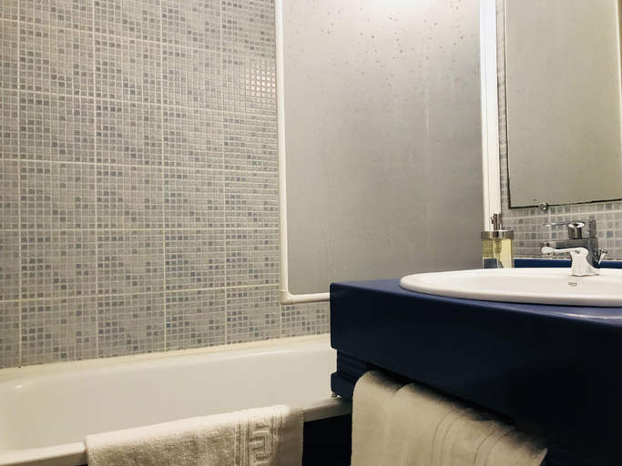 Bathroom 3, Tourhotel, Pas-de-Calais