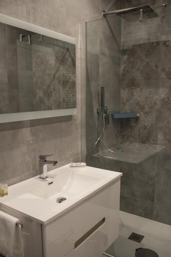 Bathroom 2, Bloom Apartments, Trento