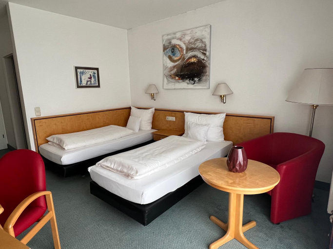 Bedroom 4, Matchpoint Hotel, Nürnberger Land