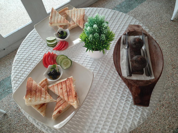 Food & Drinks 3, Lombok Hill Wiolett, Lombok