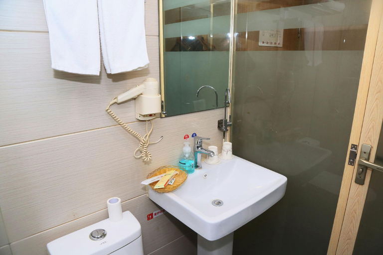 Bathroom 3, Shell Tai'an Dongping County Xishan Road Ruyuan City Square Dongyue Plaza, Tai'an