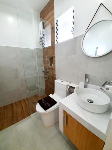 Bathroom 4, SIGNATURE CECILIA GARDEN RESORT , Daanbantayan