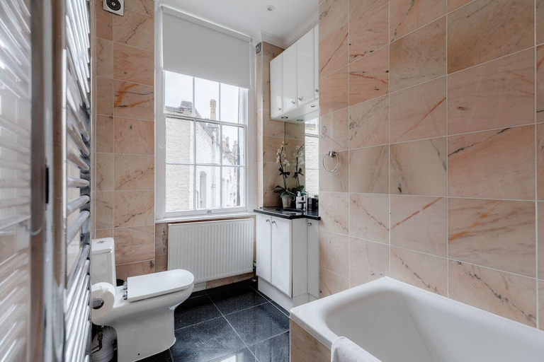 Bathroom 2, Chic City House | Hyde Park & Oxford St., London