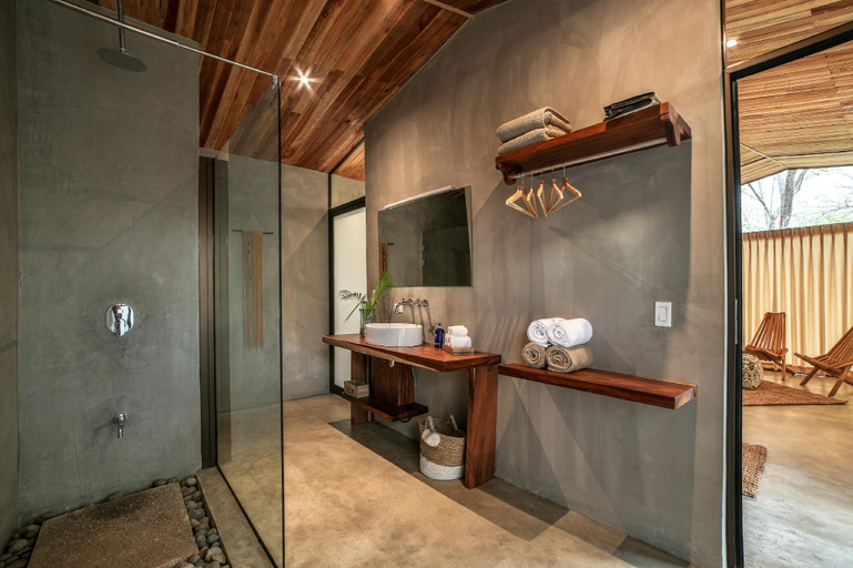 Bathroom 4, Villas Kalei, Santa Cruz