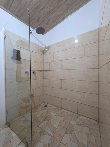 Bathroom 3, Hospedaje Casa THIREMA Tortuguero, Pococí