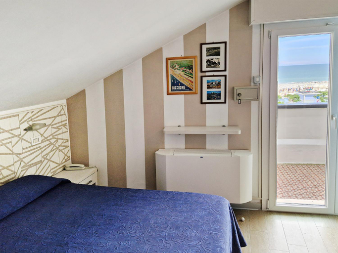 Bedroom 2, Hotel Sorriso - molto piu di una stella, Rimini