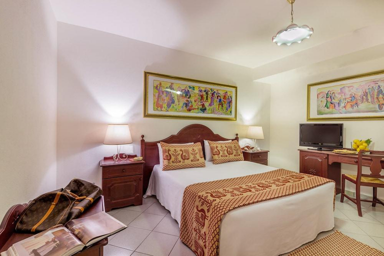 Bedroom 3, I Giardini di Cala Ginepro Hotel-Resort, Nuoro