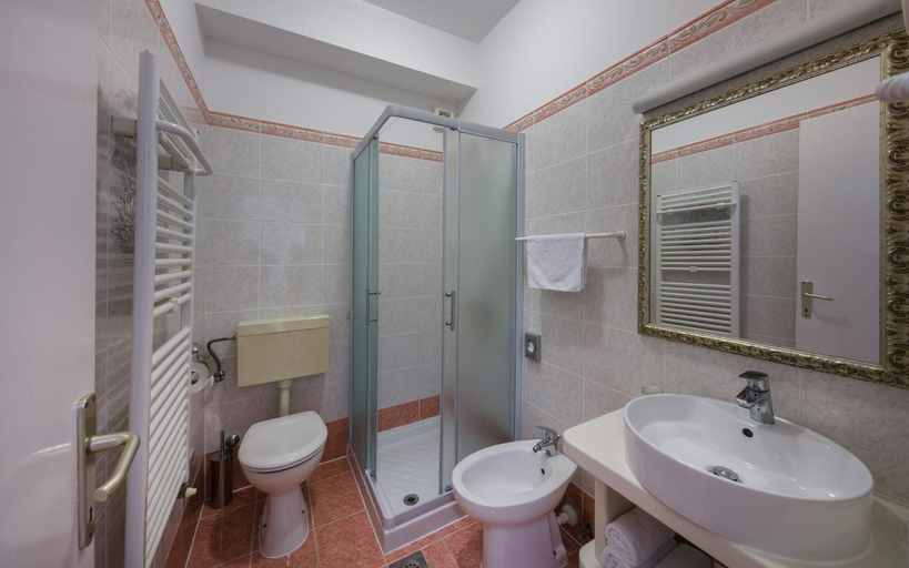 Bathroom 2, Kredo B&B, Mali Lošinj