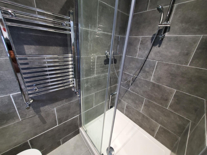 Bathroom 3, The Ashcroft Apartments, Salford