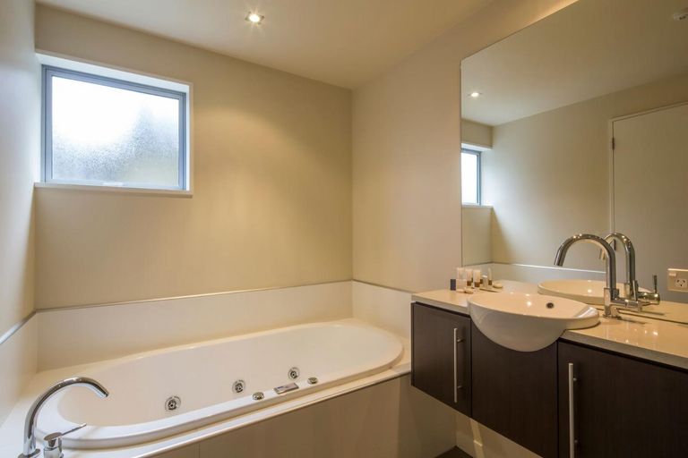 Bathroom 3, LakeRidge Queenstown by Staysouth, Queenstown-Lakes