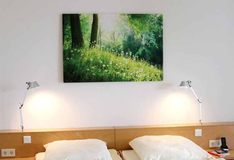 Bedroom 2, Seminarhotel in der Manfred-Sauer-Stiftung, Rhein-Neckar-Kreis